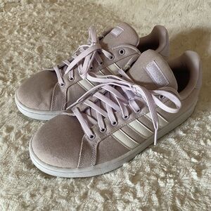 Adidas Women's lavender Sneakers W10.5